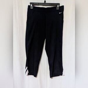 Nike Black Capri Workout Pants with White Trim Size XS 0-2